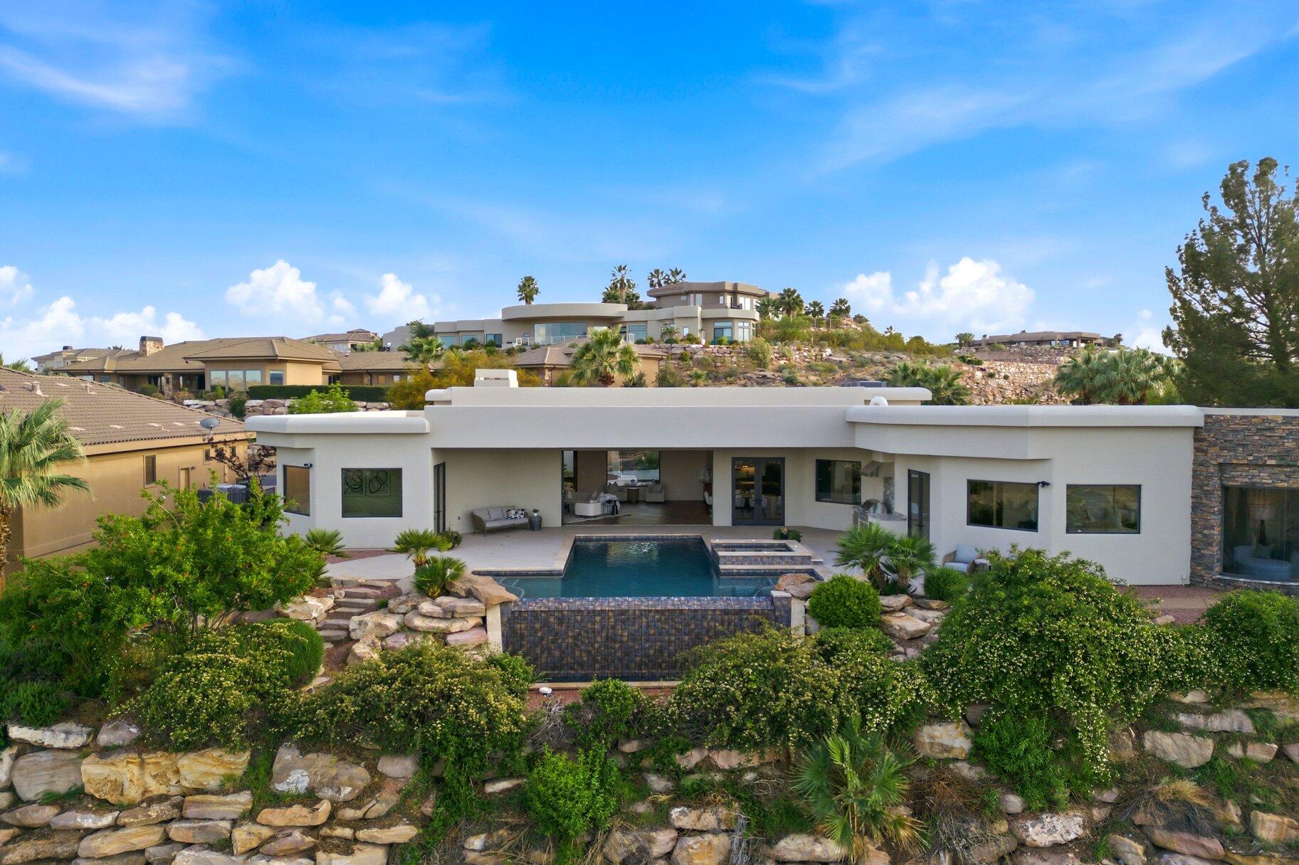 STONE CLIFF - Residential