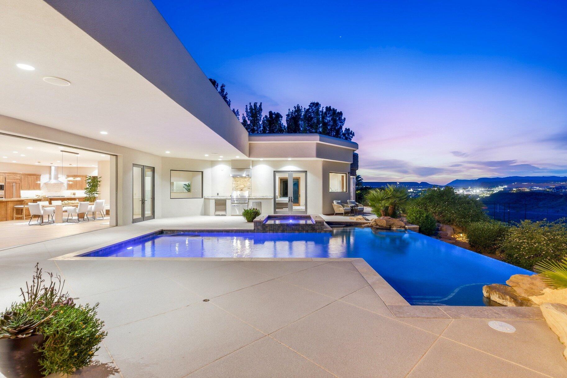 STONE CLIFF - Residential