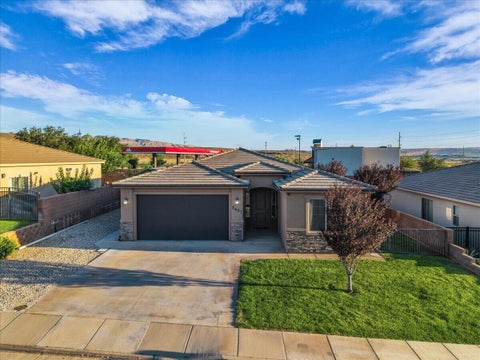Tiny photo for 3427 W 90 N, Hurricane, UT 84737 (MLS # 26-276868)