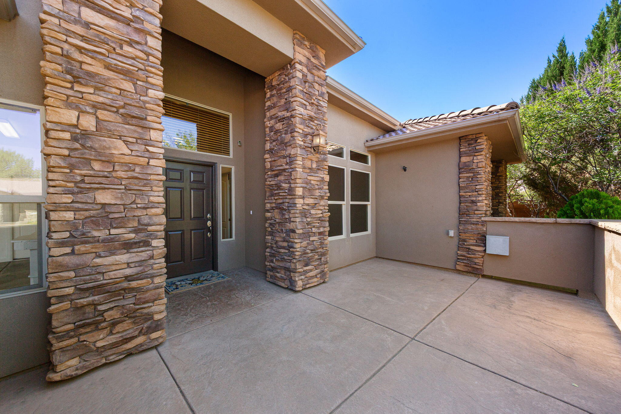 BLOOMINGTON HILLS - Residential