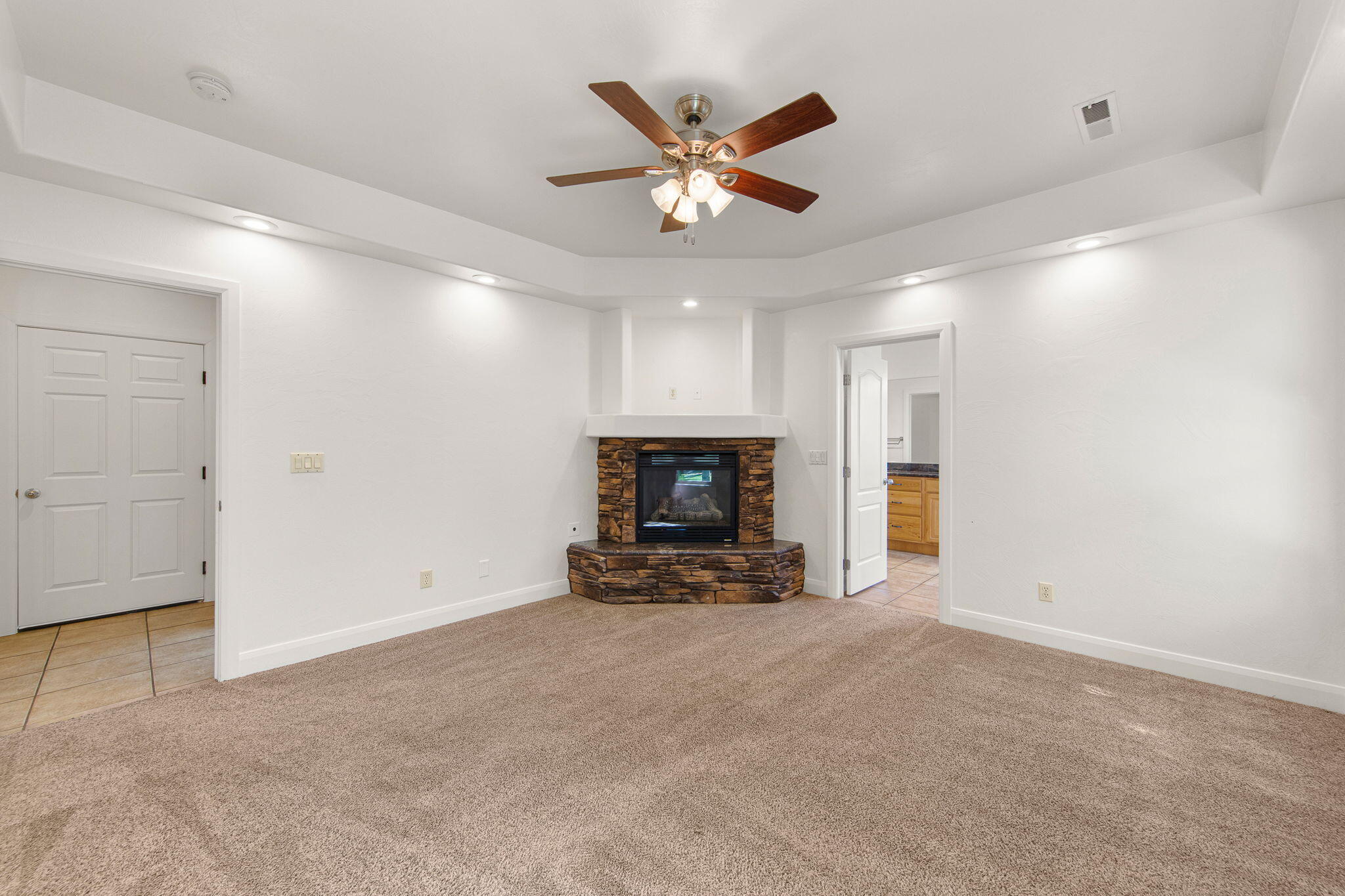 BLOOMINGTON HILLS - Residential