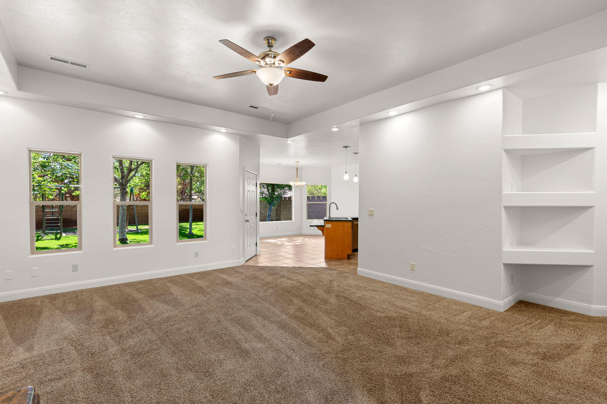 BLOOMINGTON HILLS - Residential