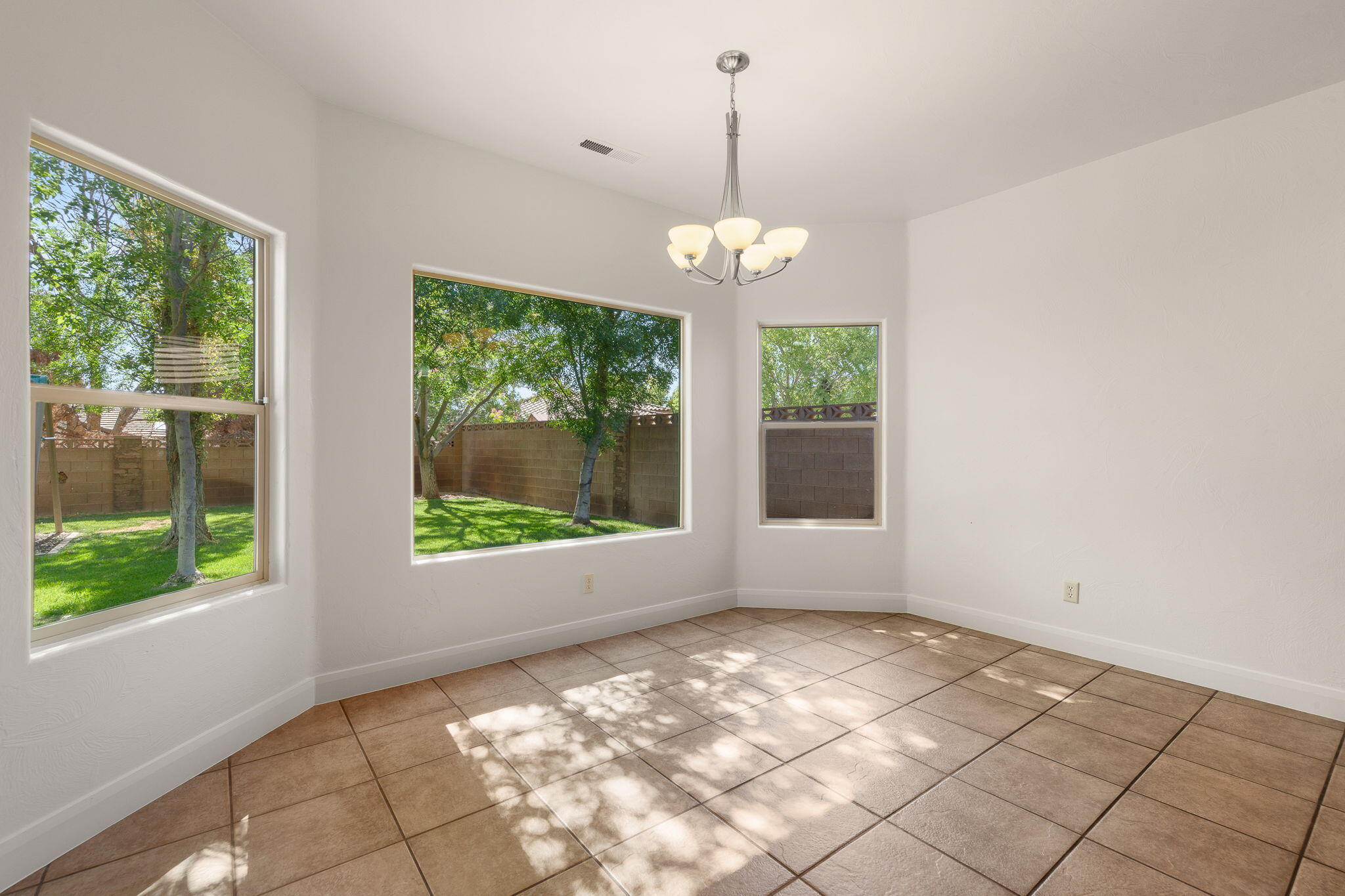BLOOMINGTON HILLS - Residential