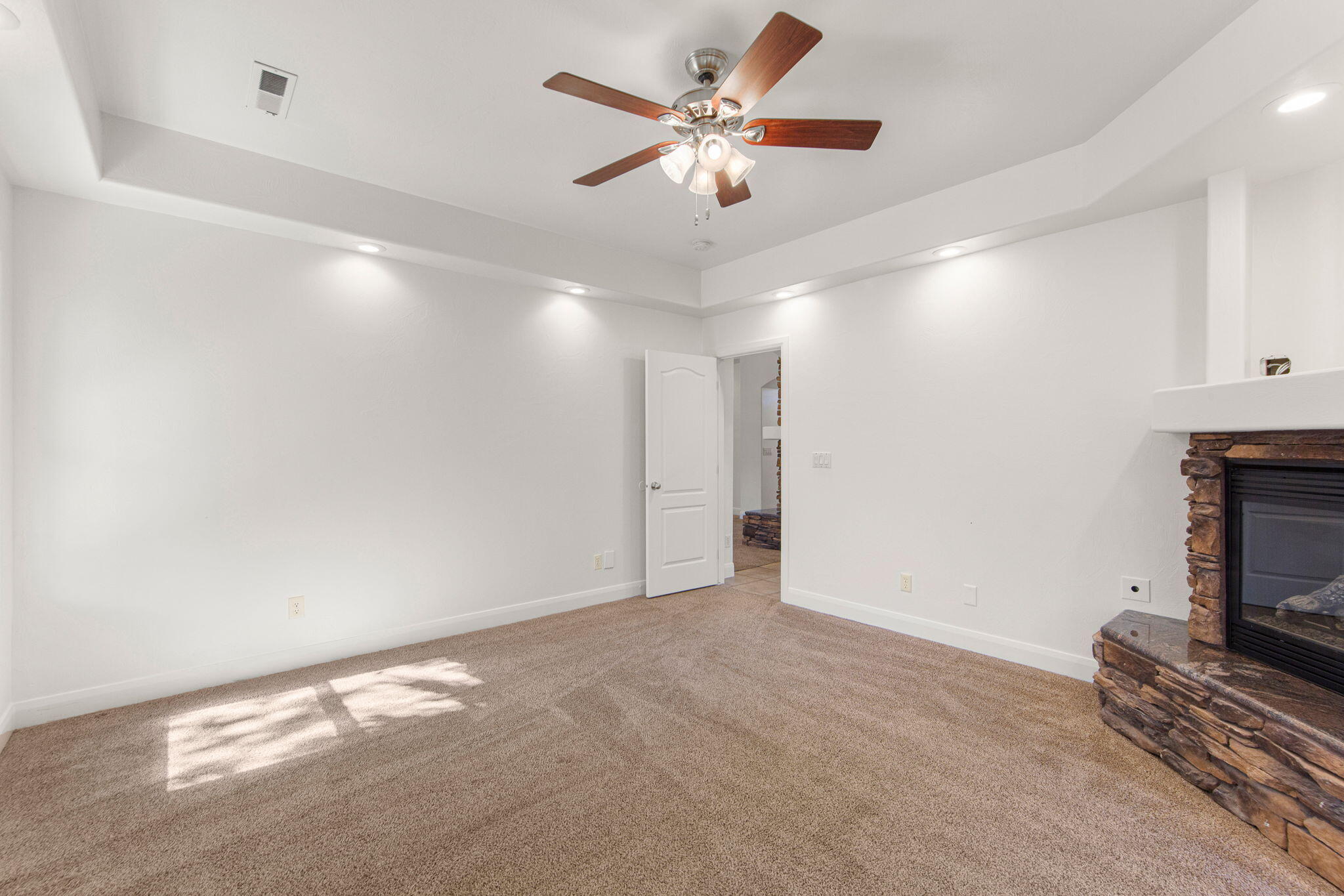 BLOOMINGTON HILLS - Residential