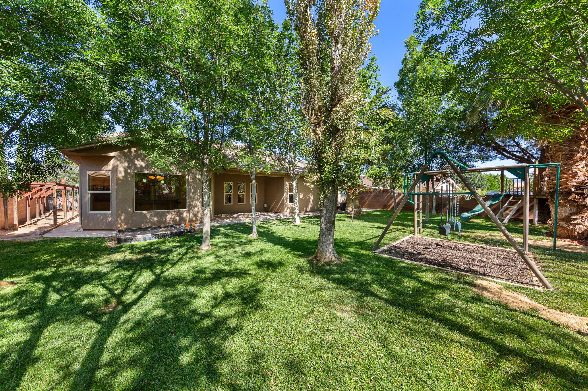 BLOOMINGTON HILLS - Residential