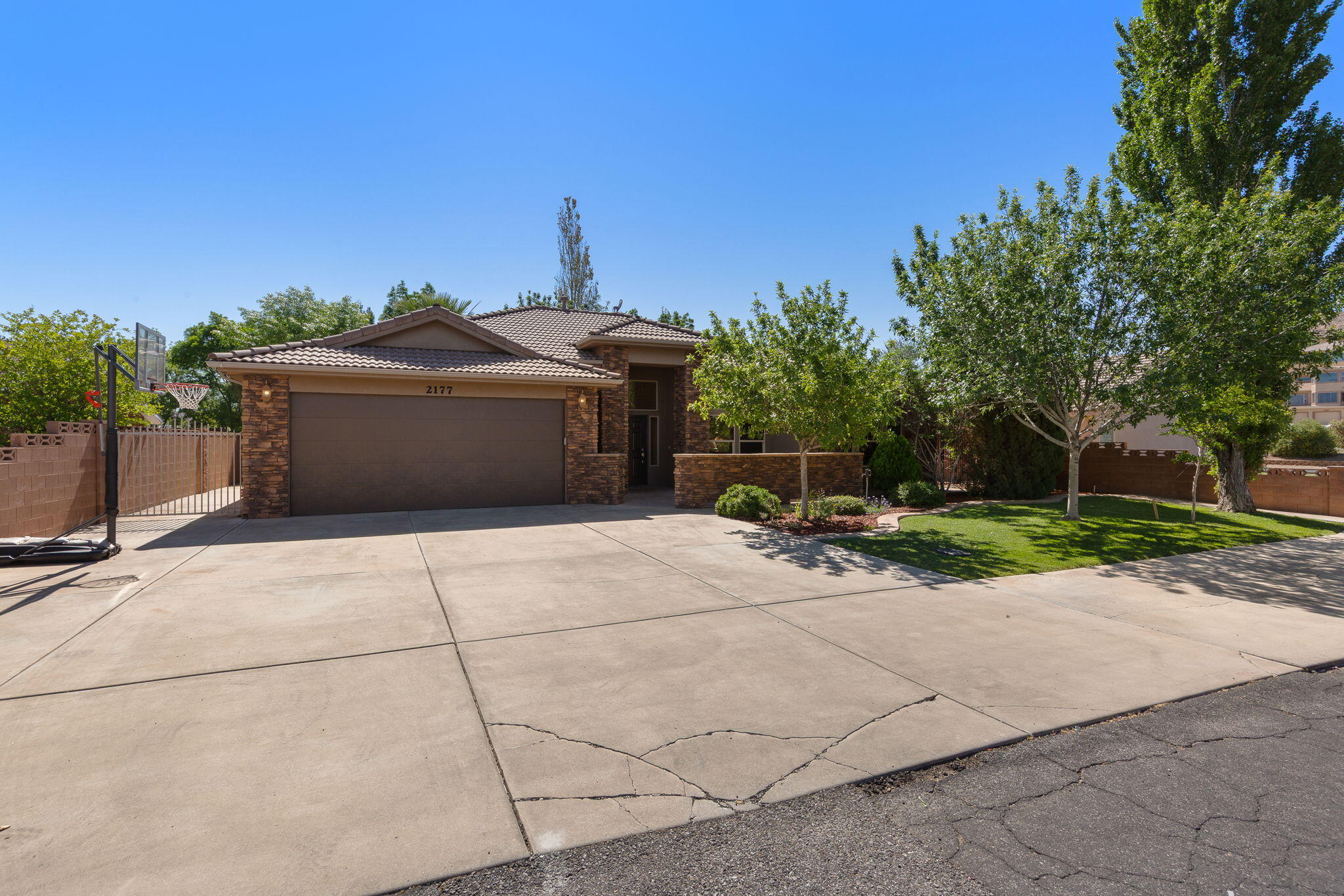 BLOOMINGTON HILLS - Residential