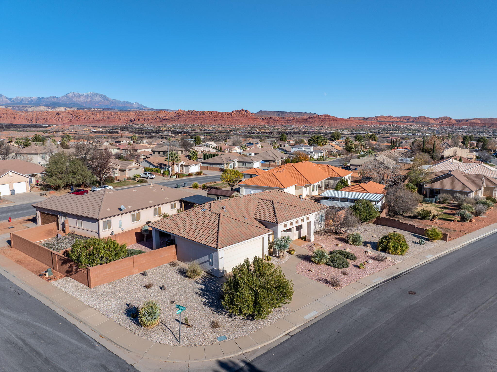 OCKEY HOLLOW - Residential