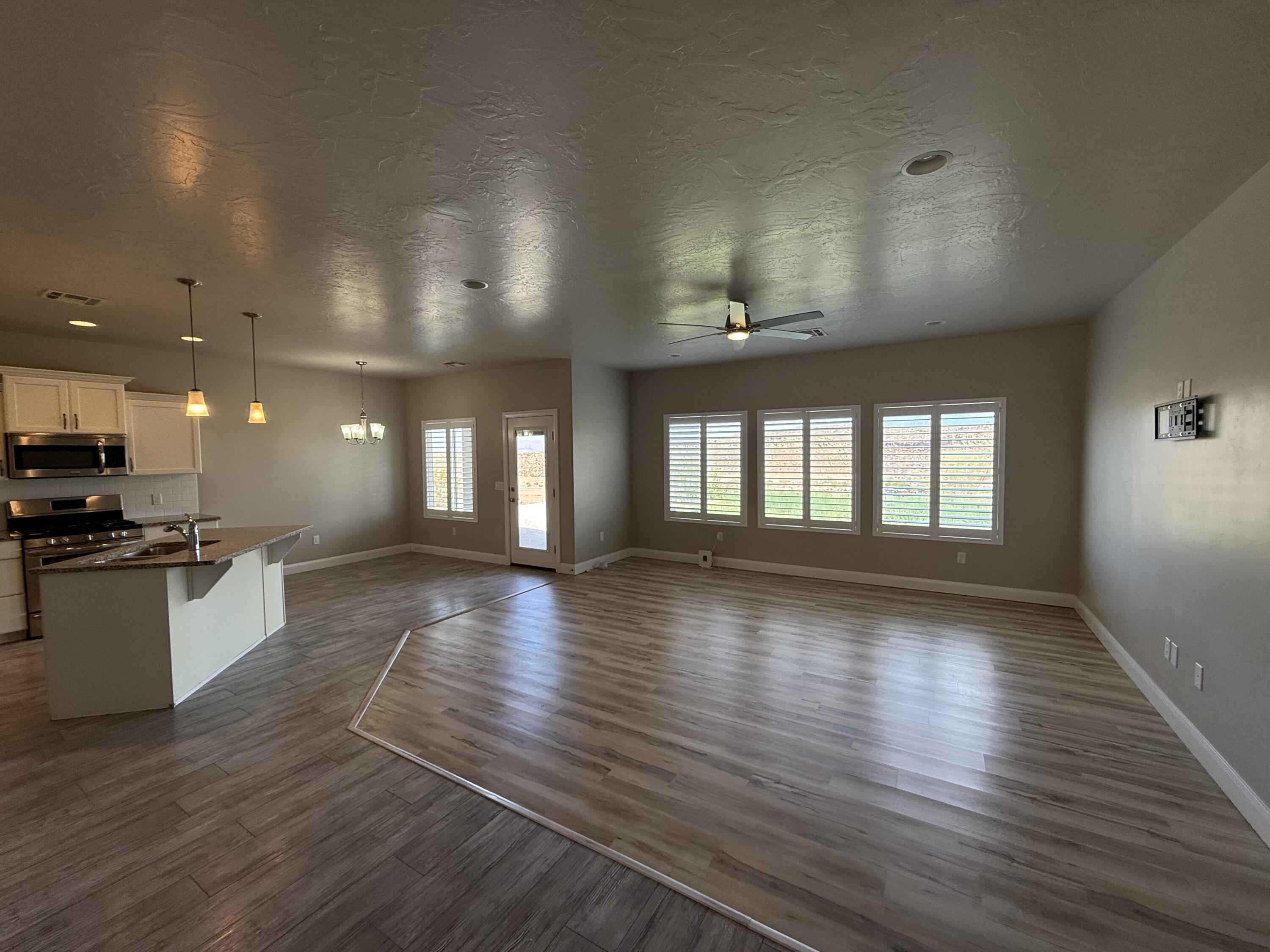 DESERT CREST - Residential