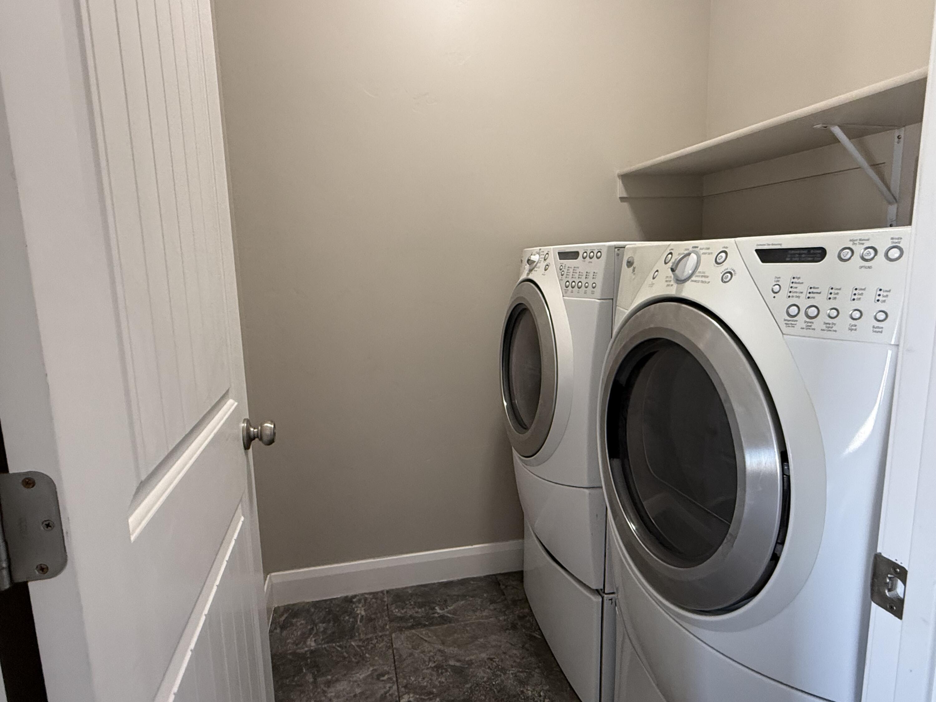 DESERT CREST - Residential