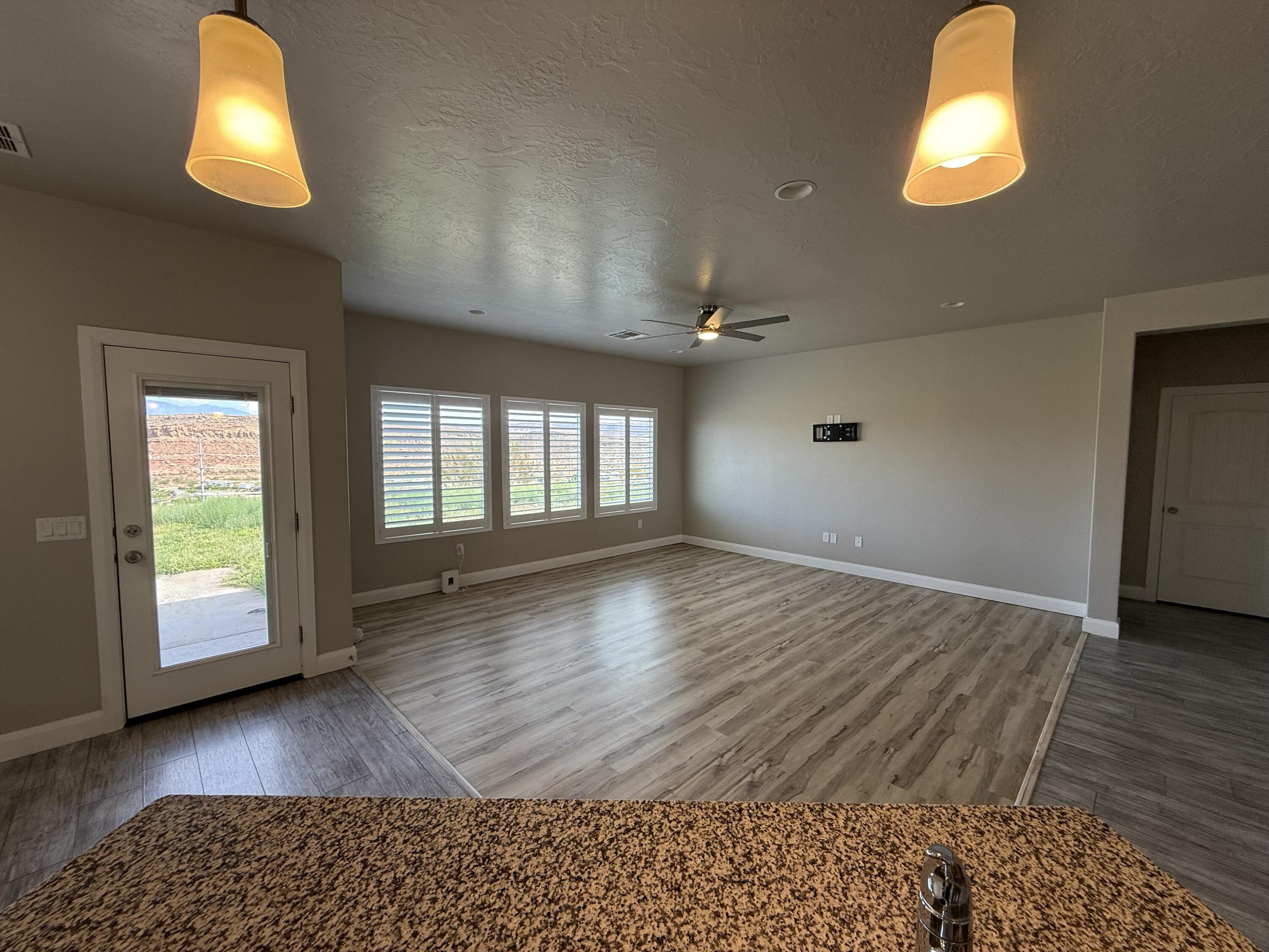 DESERT CREST - Residential