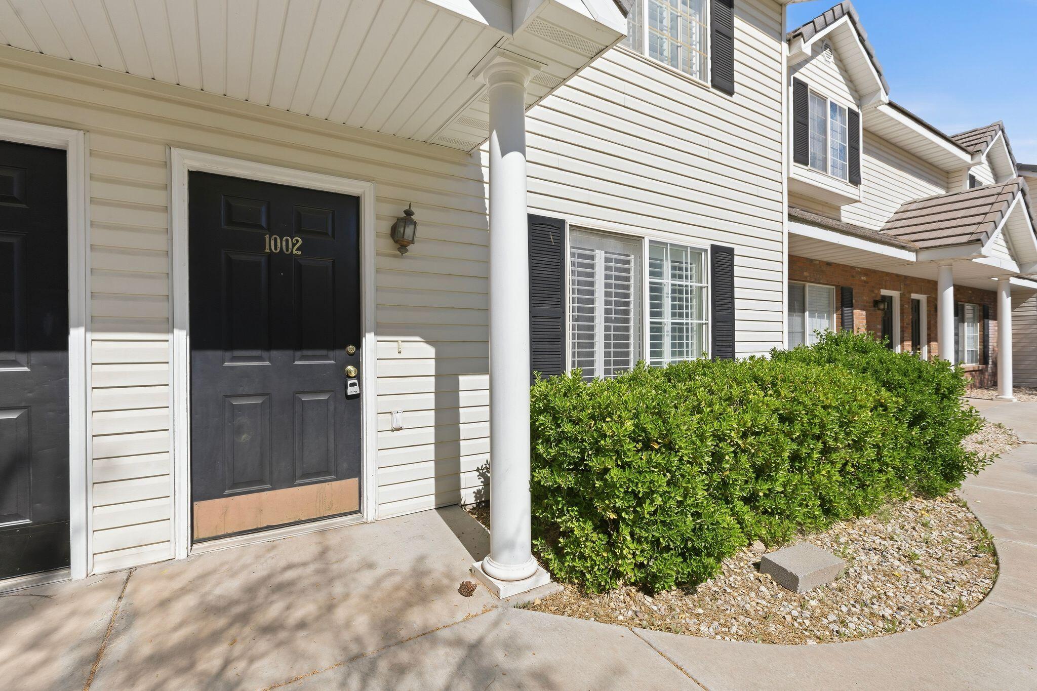 LEXINGTON HILLS TOWNHOMES - Residential