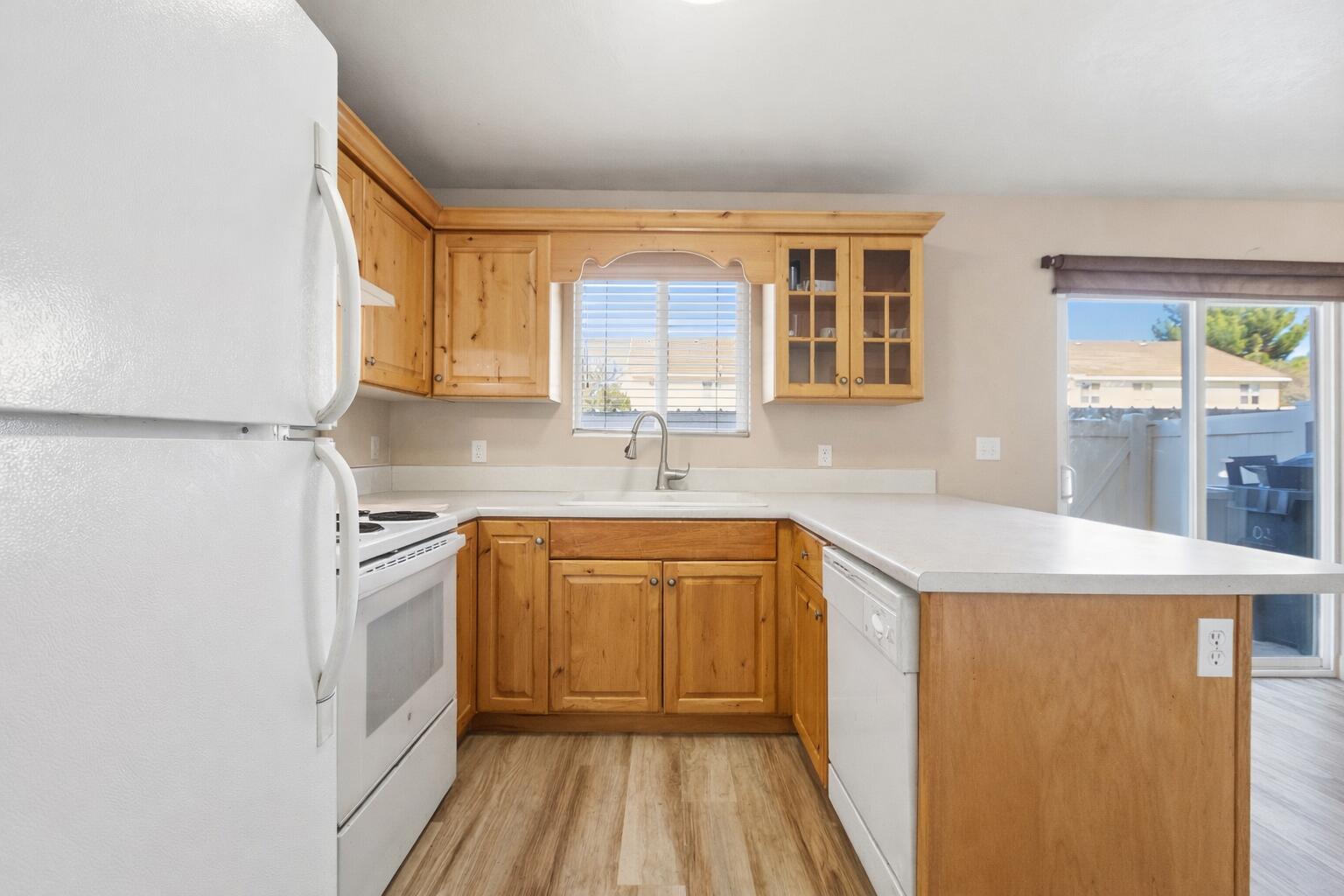 LEXINGTON HILLS TOWNHOMES - Residential