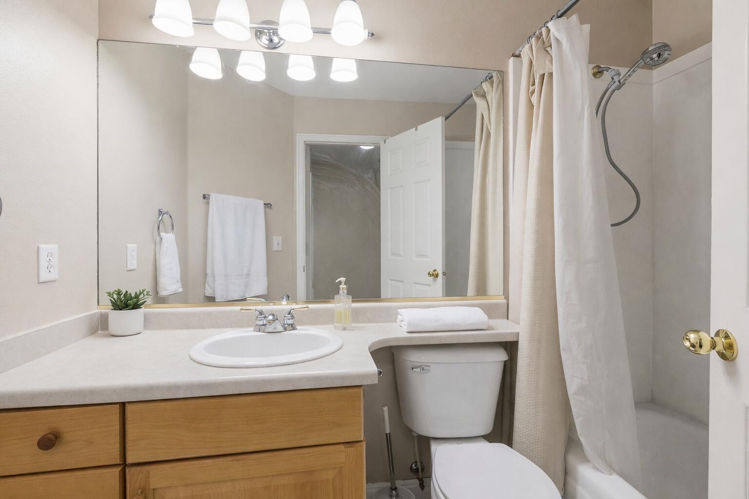 LEXINGTON HILLS TOWNHOMES - Residential