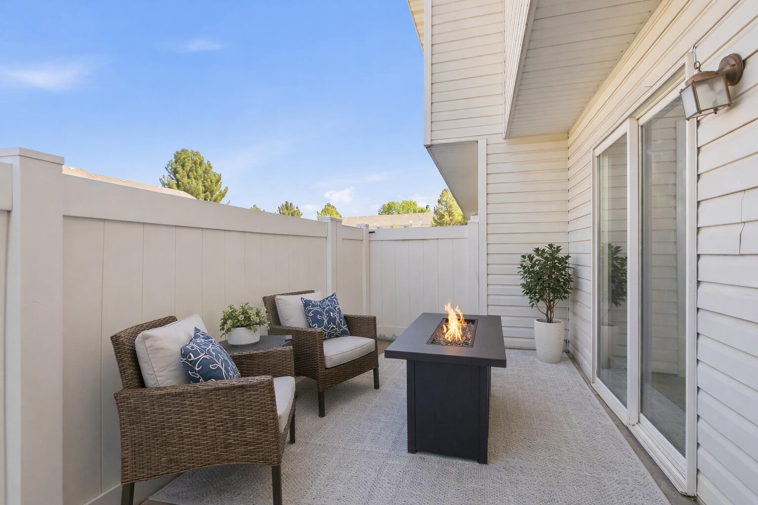 LEXINGTON HILLS TOWNHOMES - Residential