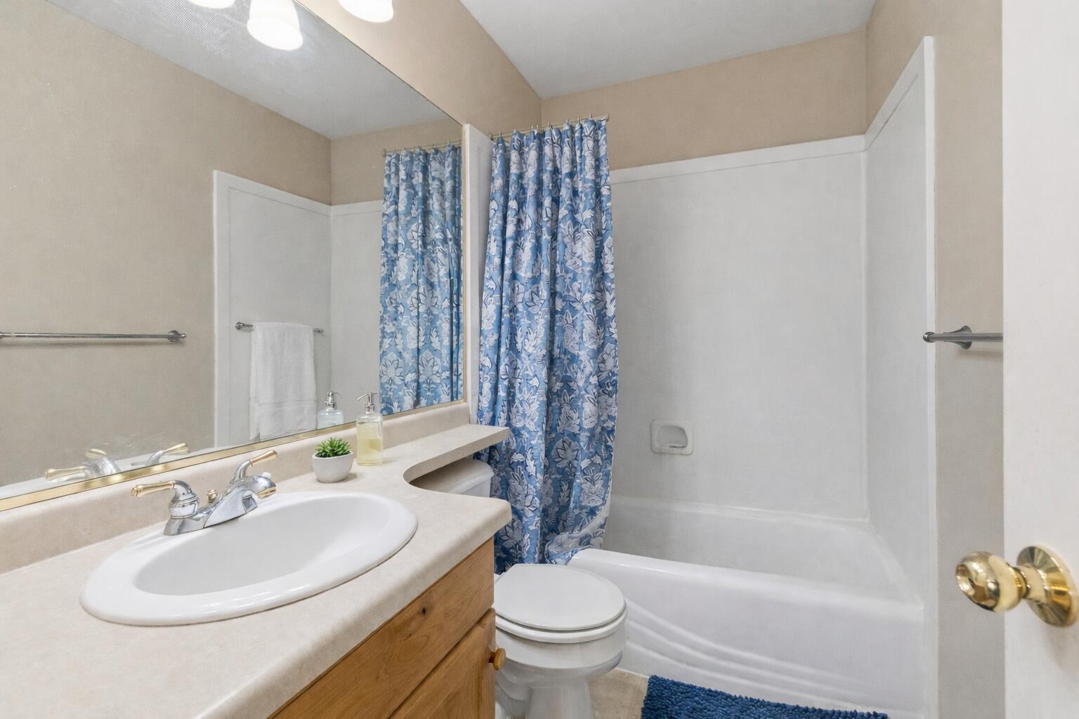 LEXINGTON HILLS TOWNHOMES - Residential