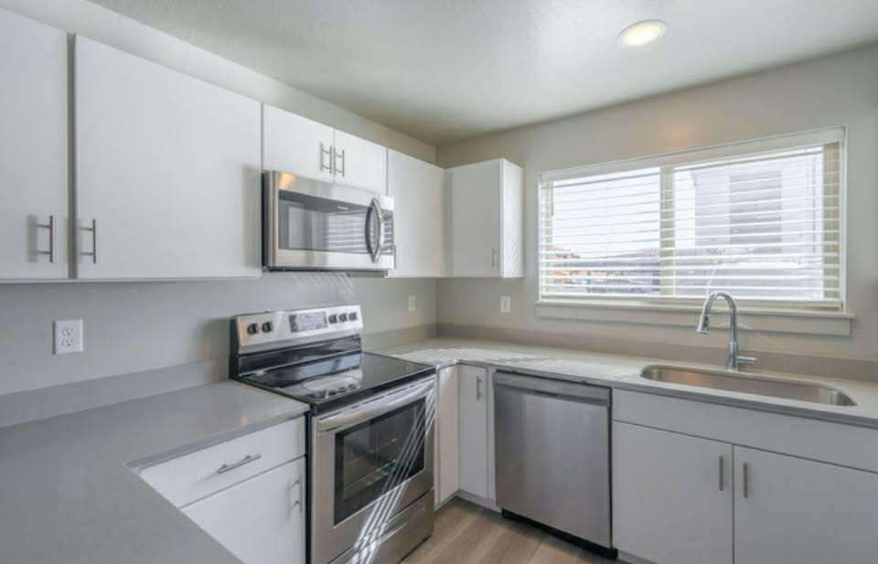 RED VISTA CONDO - Residential