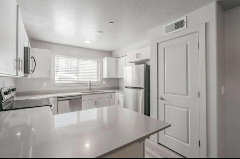 RED VISTA CONDO - Residential