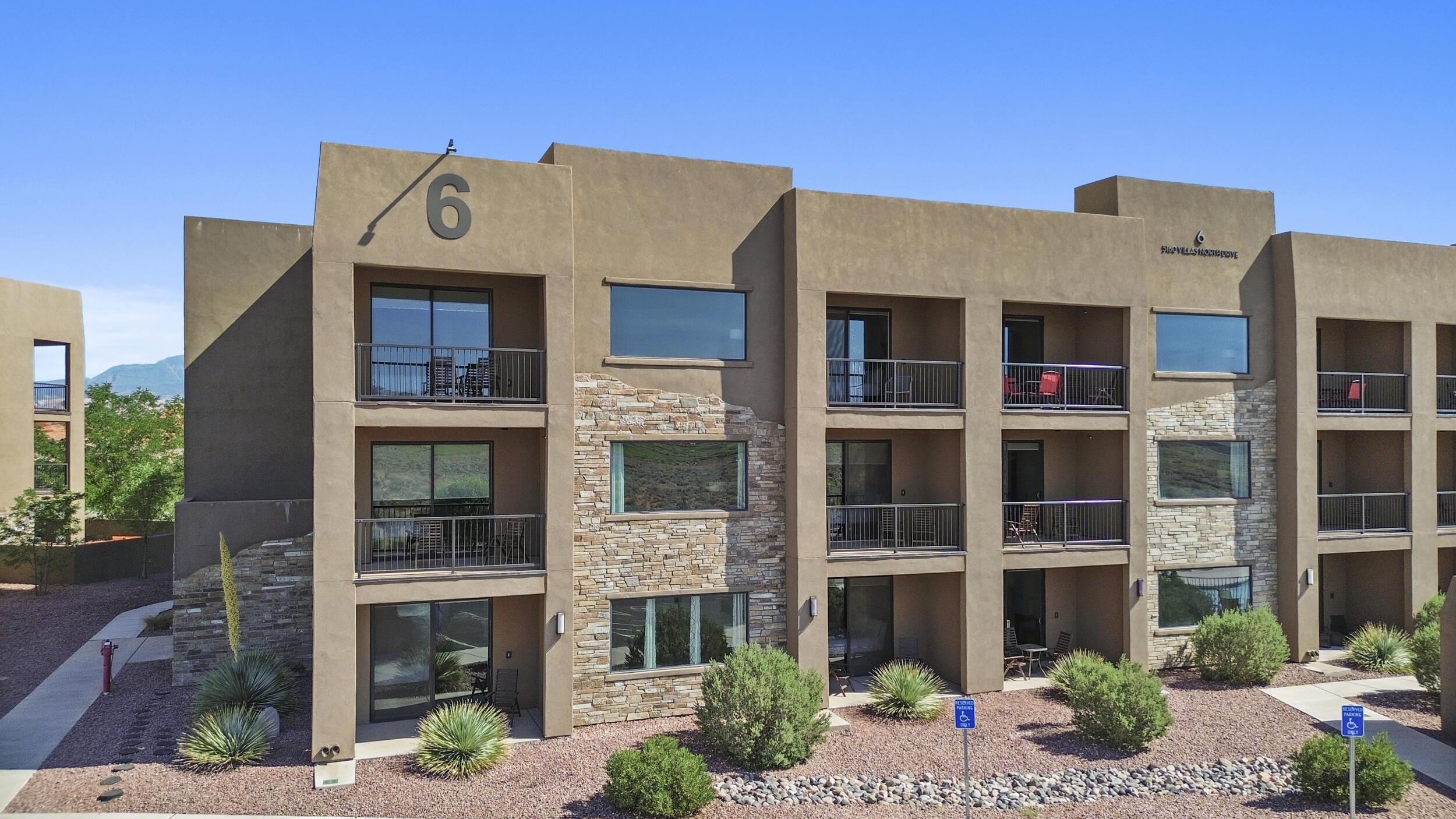 VILLAS AT SAND HOLLOW - Residential