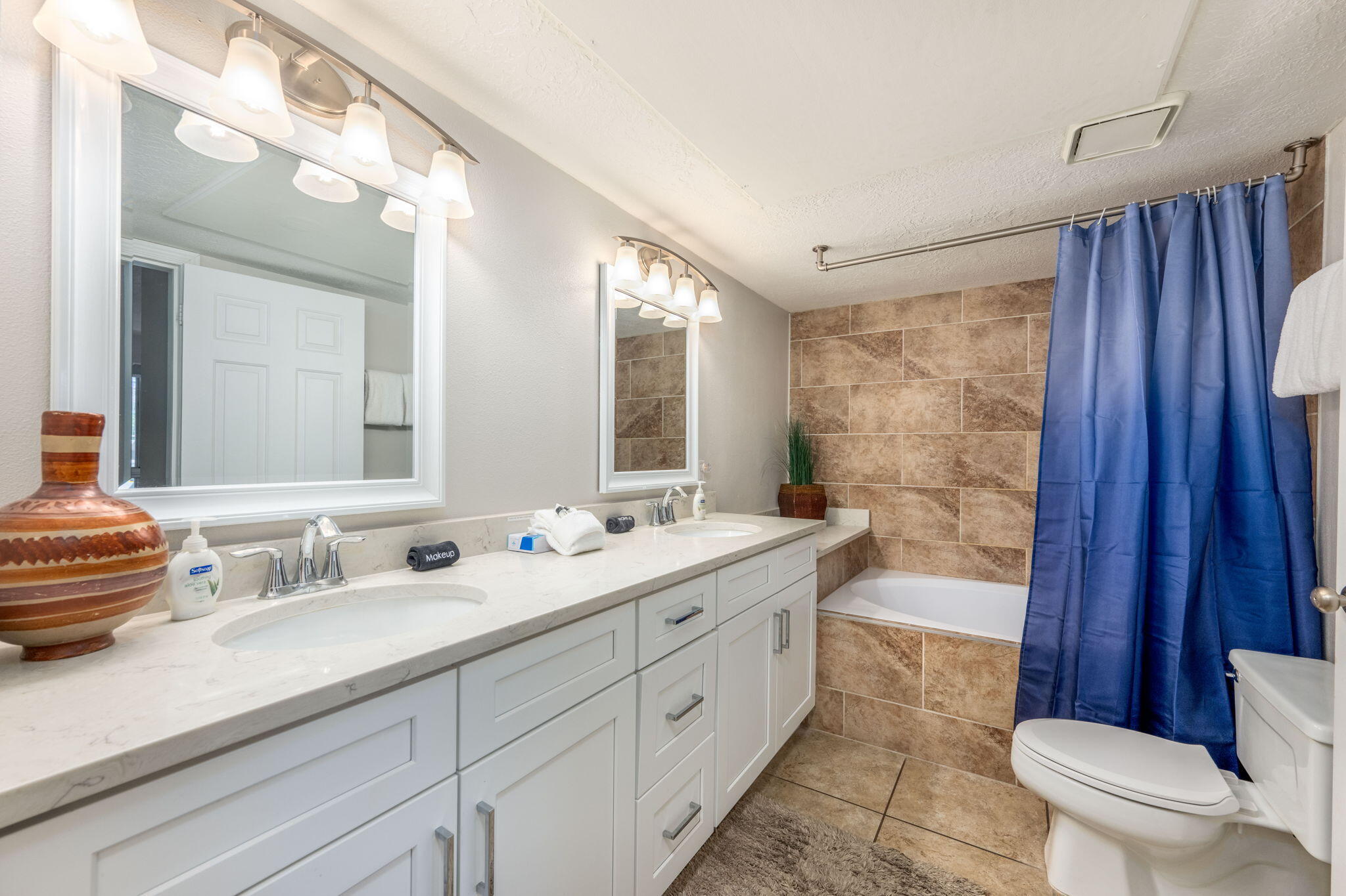 LAS PALMAS RESORT CONDOS - Residential