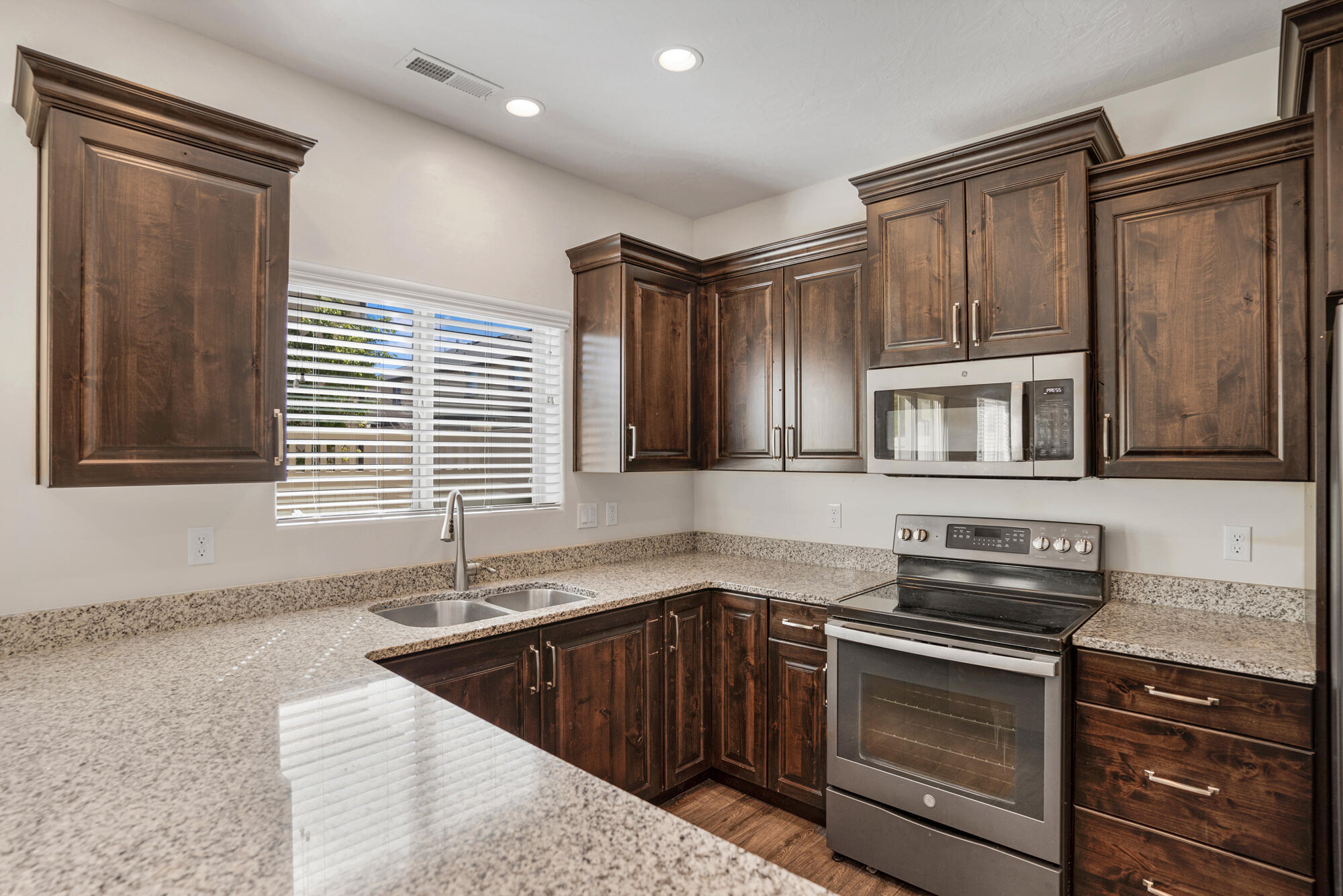 SHADOW RIDGE - Residential