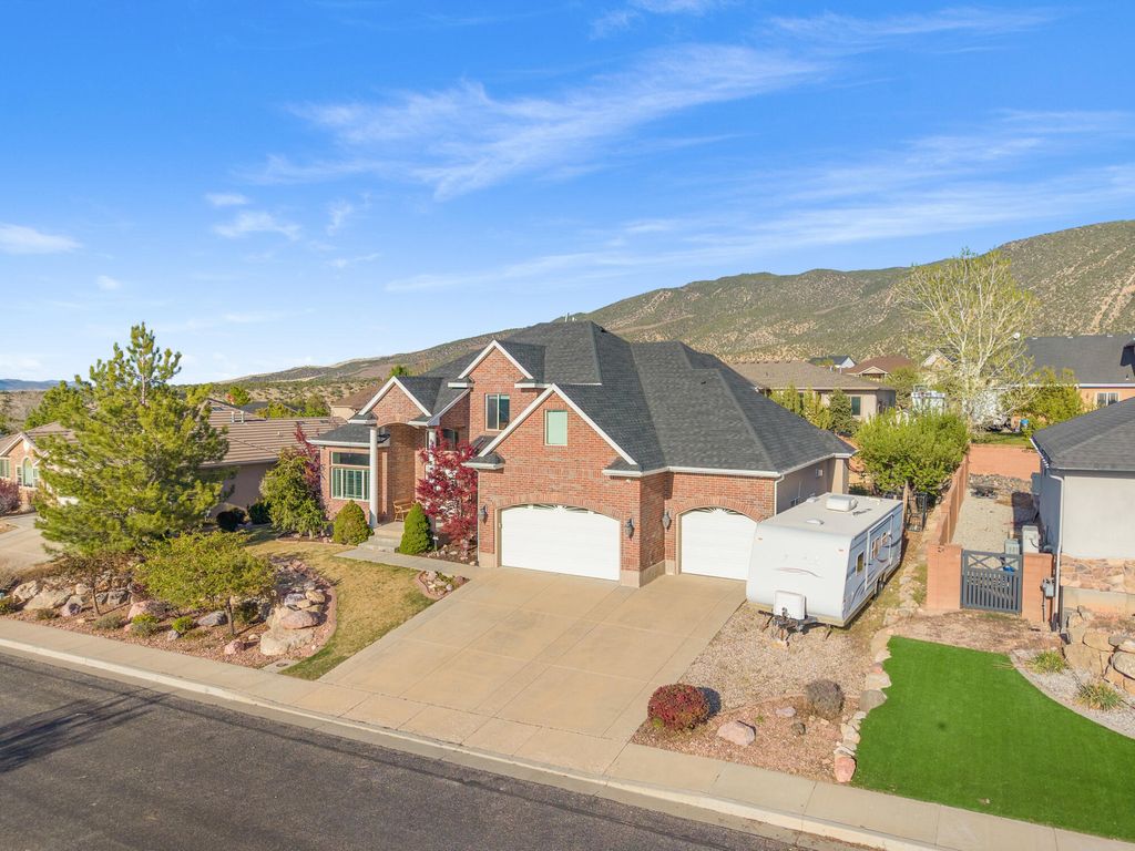 Photo of 2356 N 950 E, Cedar City, UT 84721 (MLS # 26-271660)