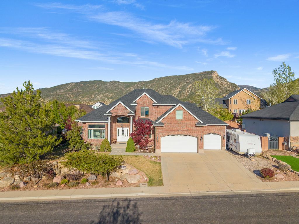 Photo of 2356 N 950 E, Cedar City, UT 84721 (MLS # 26-271660)