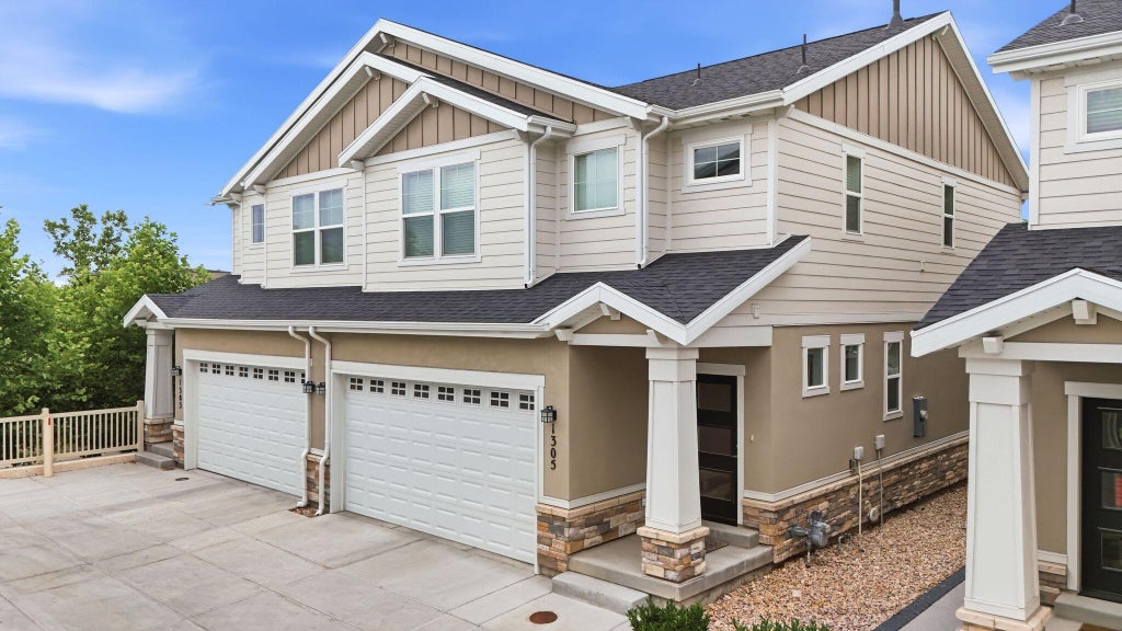 Photo of 1303 E Weyburn LN, Holladay, UT 84117 (MLS # 26-274511)