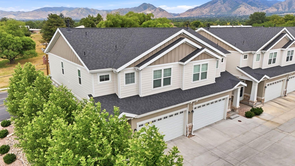 Photo of 1303 E Weyburn LN, Holladay, UT 84117 (MLS # 26-274511)