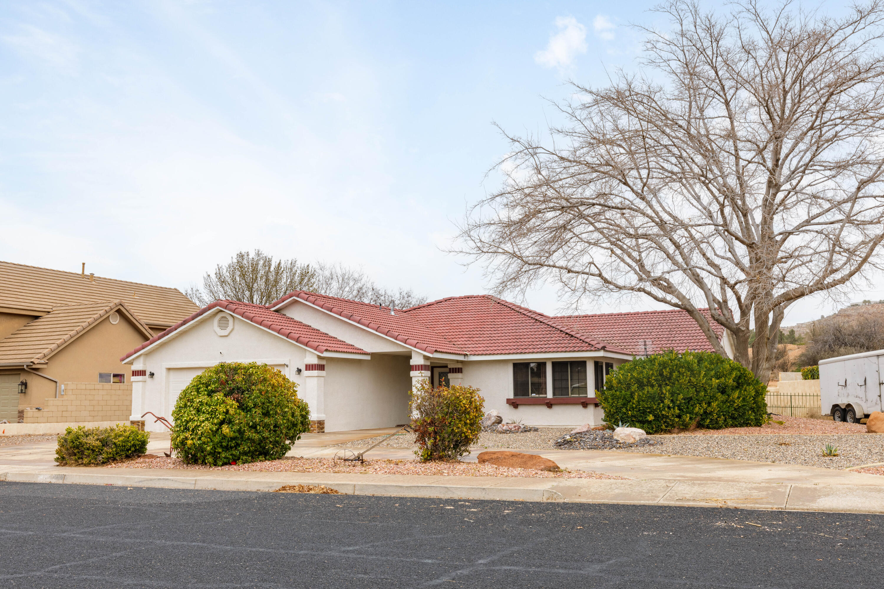 EAGLE'S LANDING - Residential