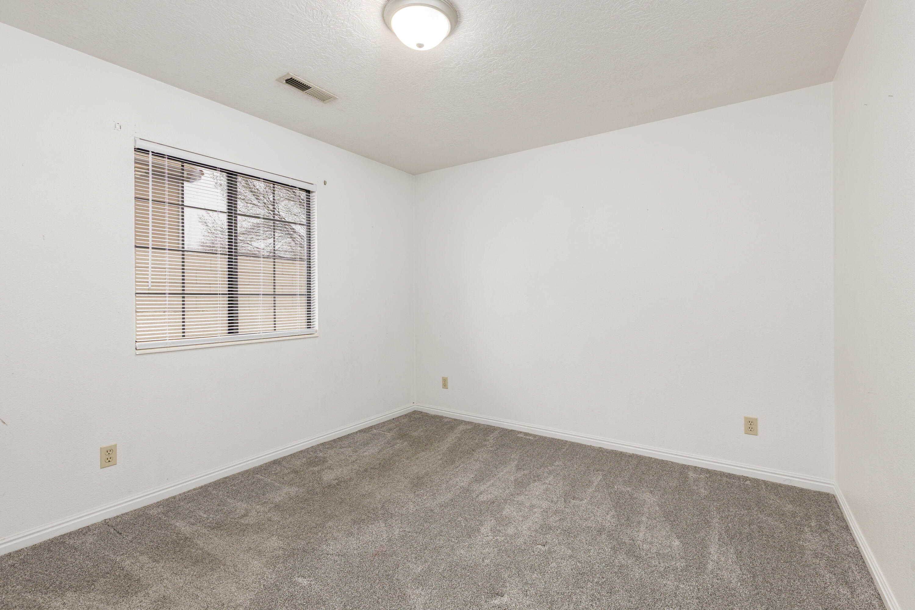 EAGLE'S LANDING - Residential