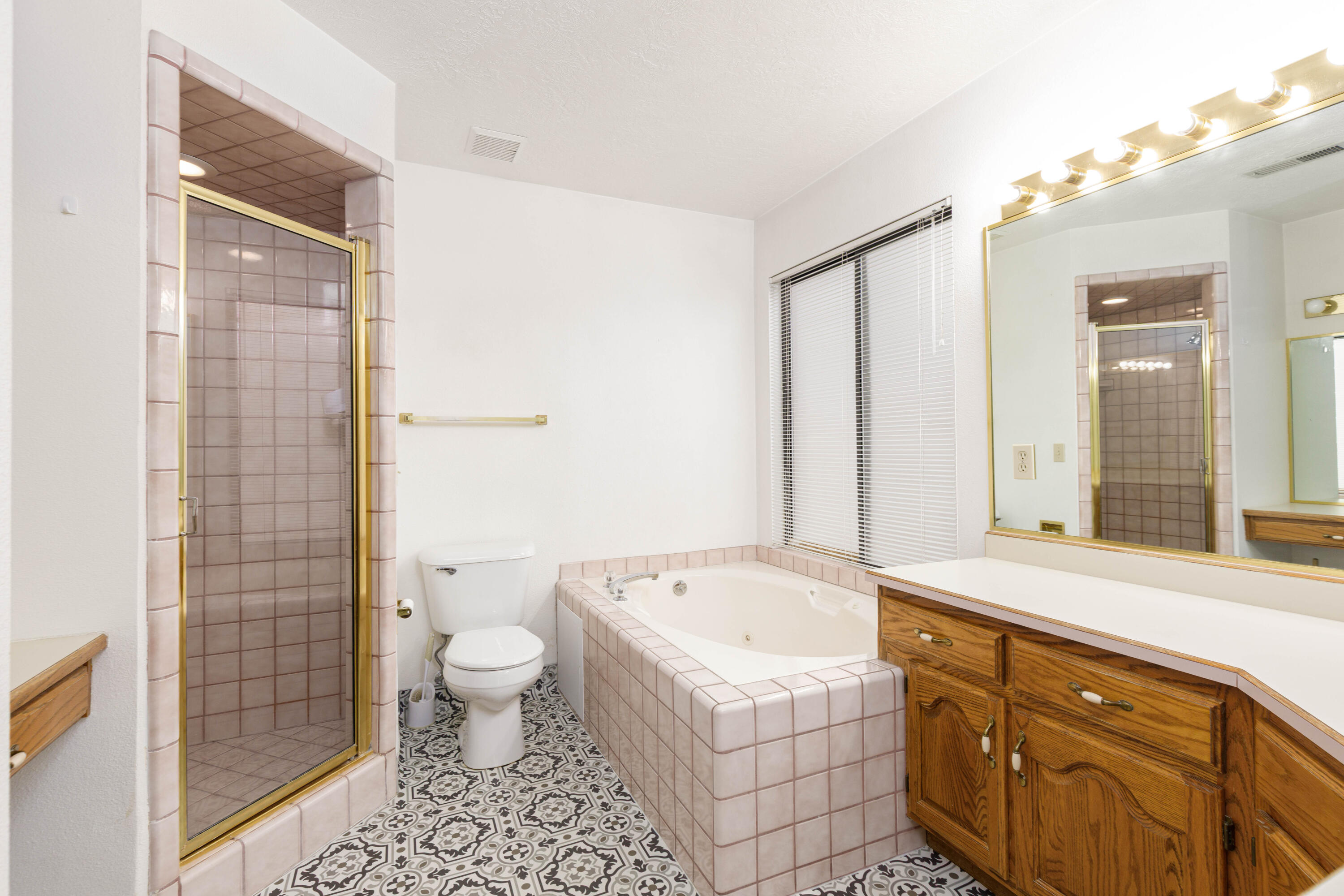 EAGLE'S LANDING - Residential