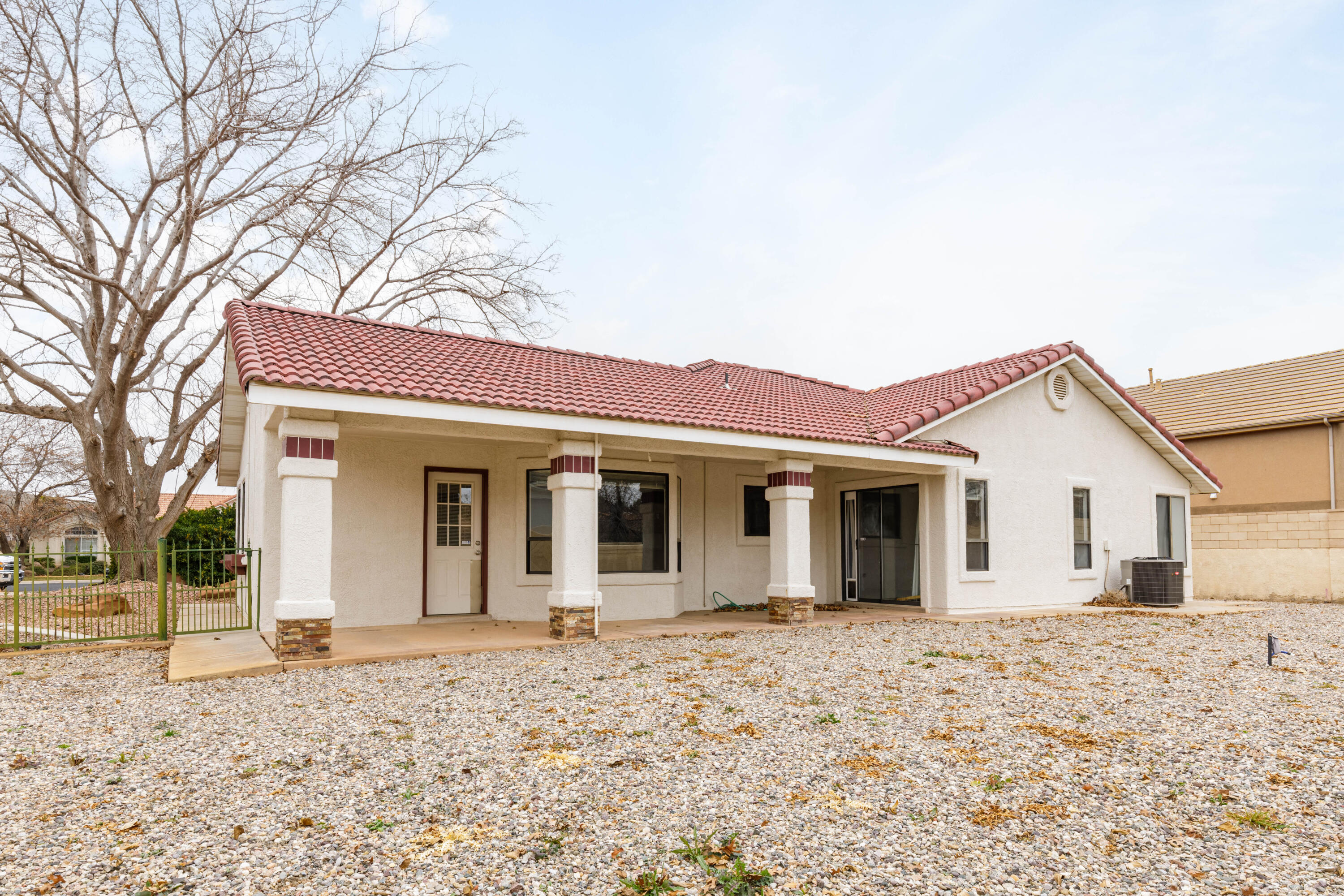 EAGLE'S LANDING - Residential