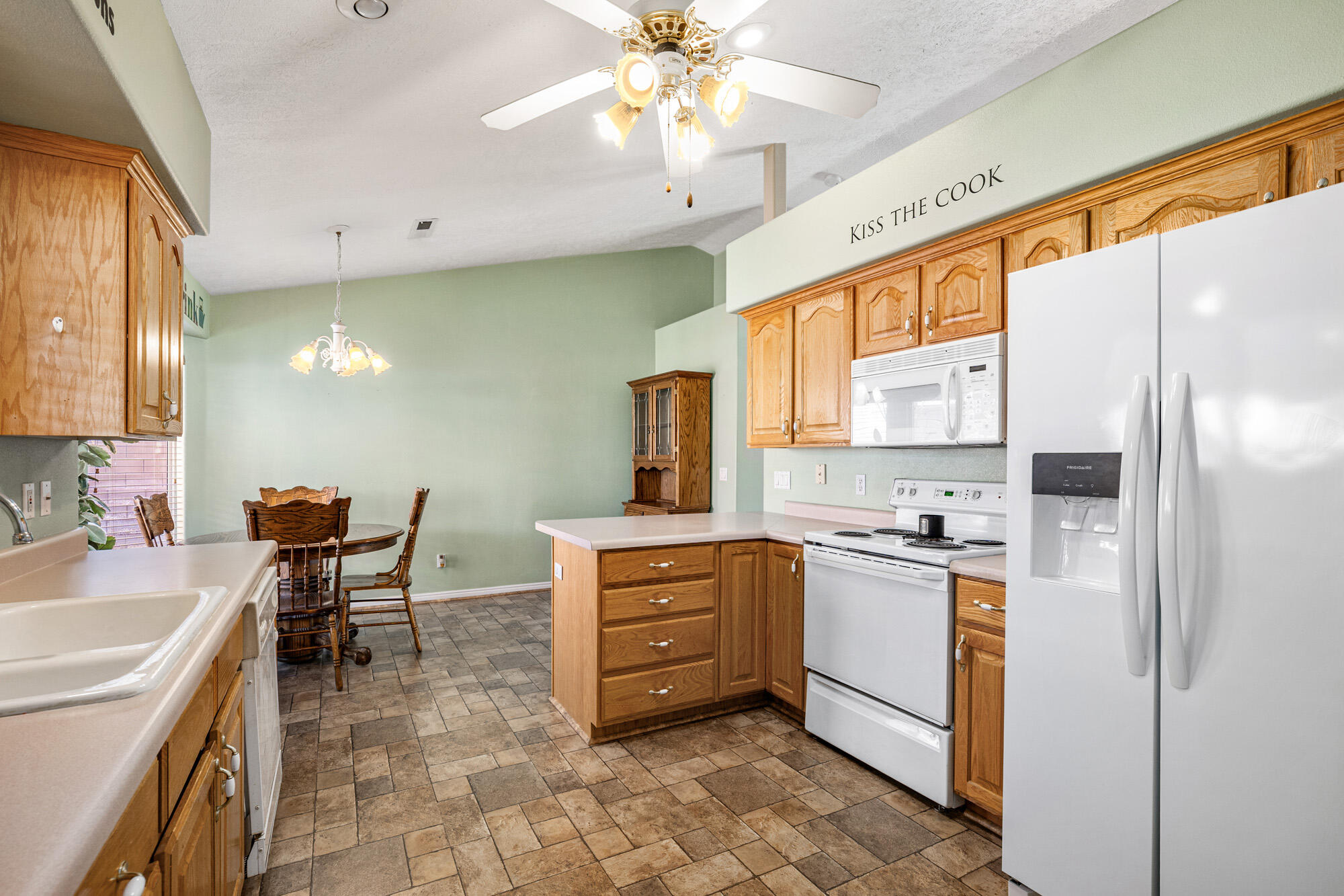 SUNCREST TOWNHOMES - Residential