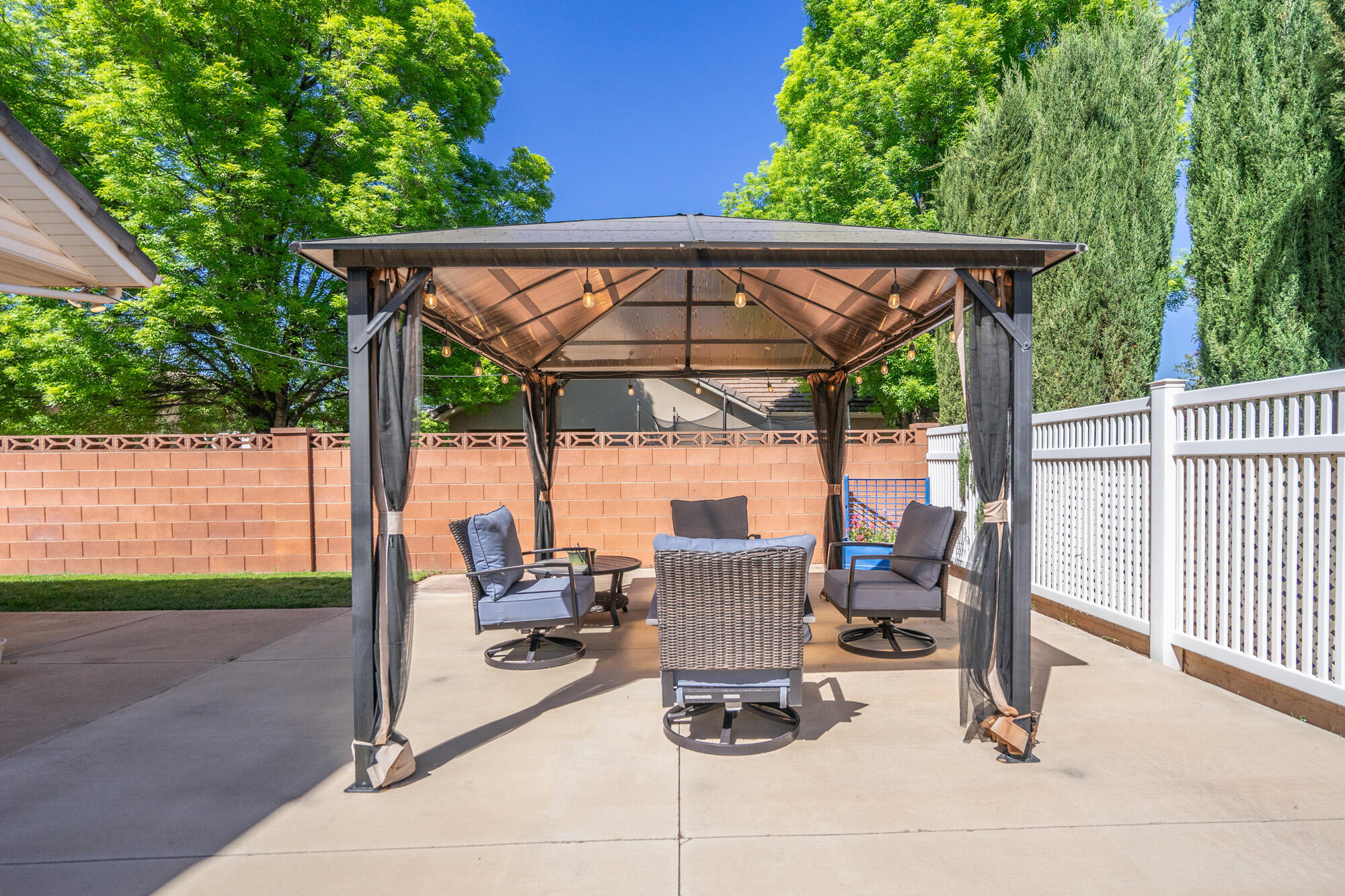 HEIGHTS WEST - Residential