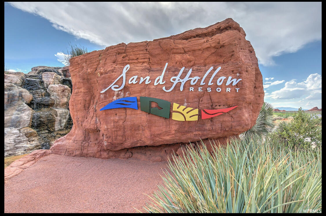 VILLAS AT SAND HOLLOW - Residential