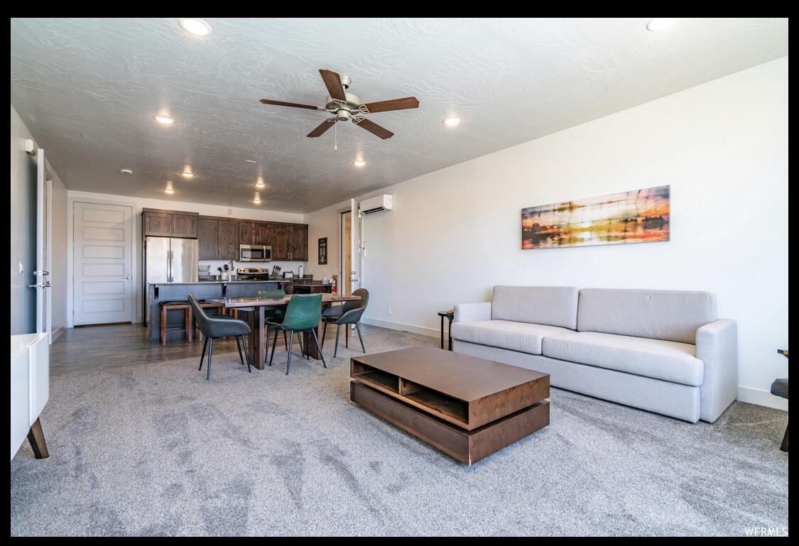 VILLAS AT SAND HOLLOW - Residential