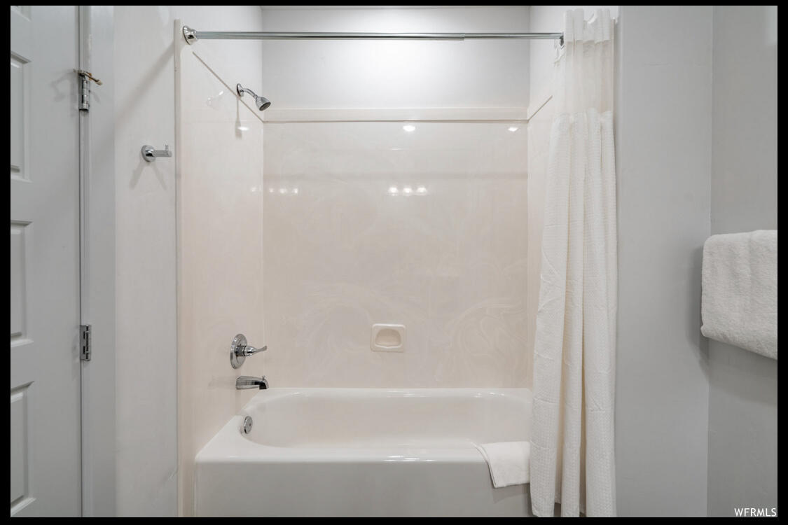 VILLAS AT SAND HOLLOW - Residential