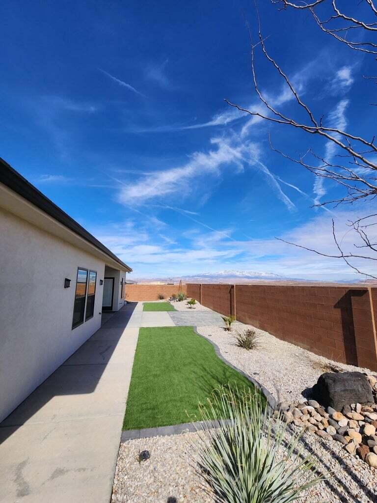 SAGE CANYON - Residential