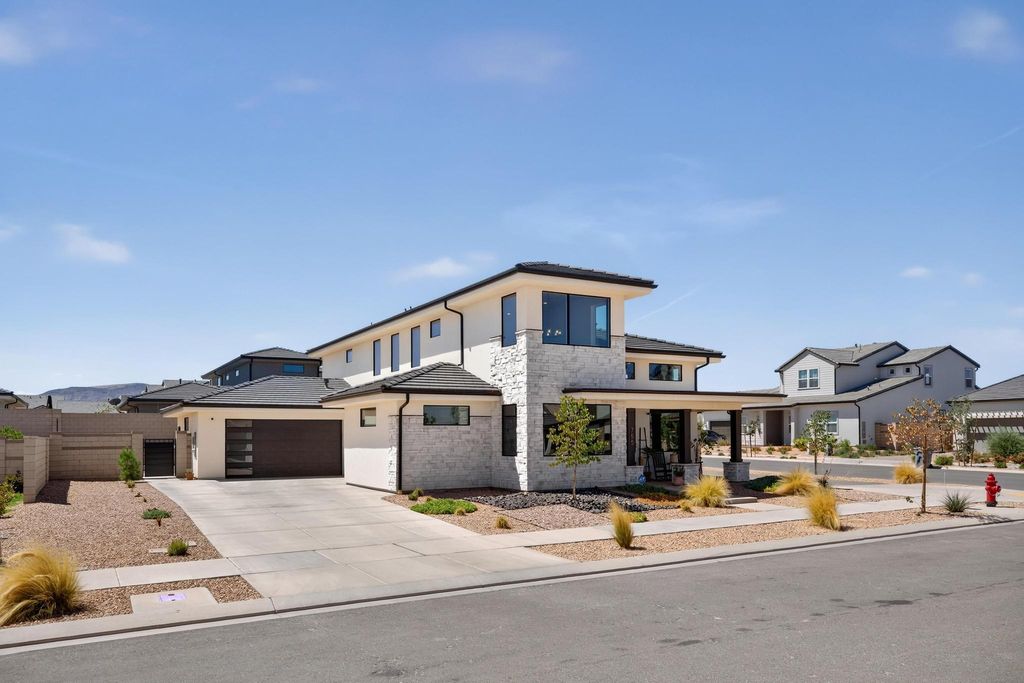 Photo of 755 W Juniper Hill DR, Saint George, UT 84790 (MLS # 25-266092)