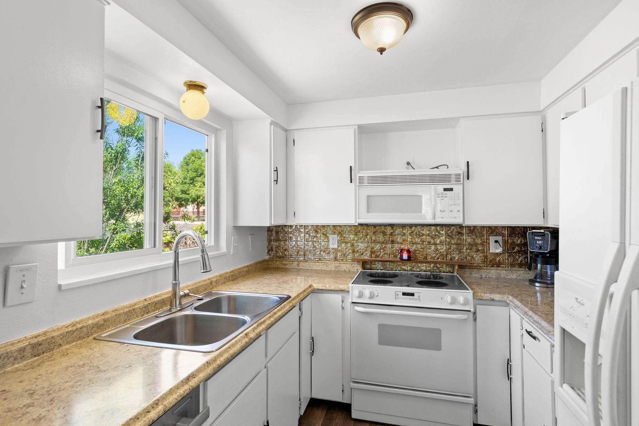 DIXIE SUNSHINE VILLAGE - Residential