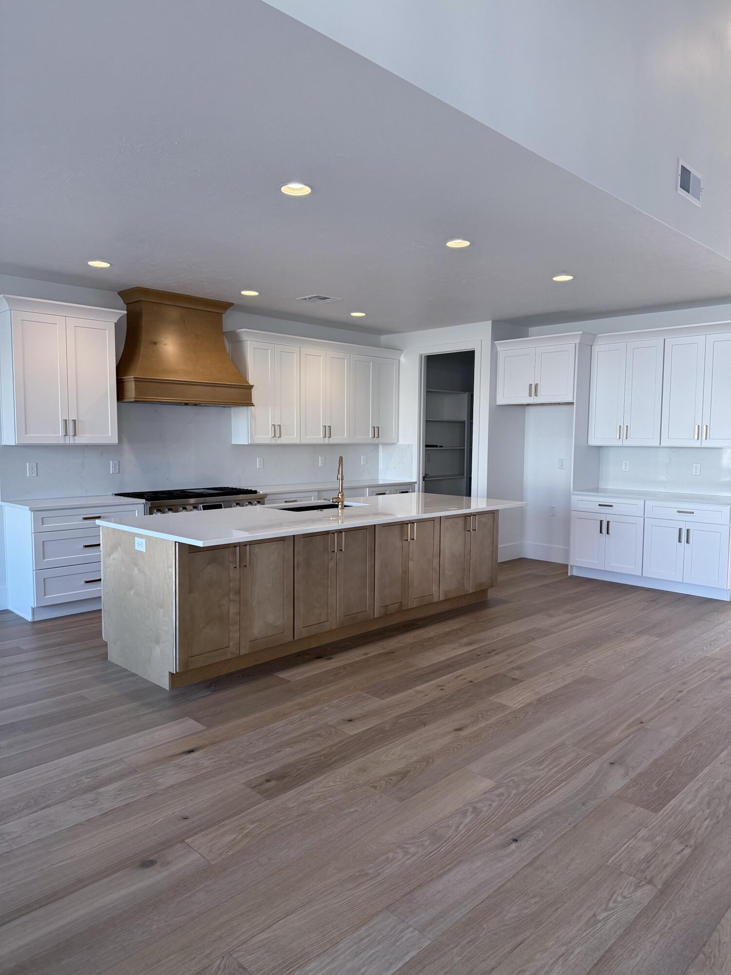 HAWKEYE POINTE SUB - Residential