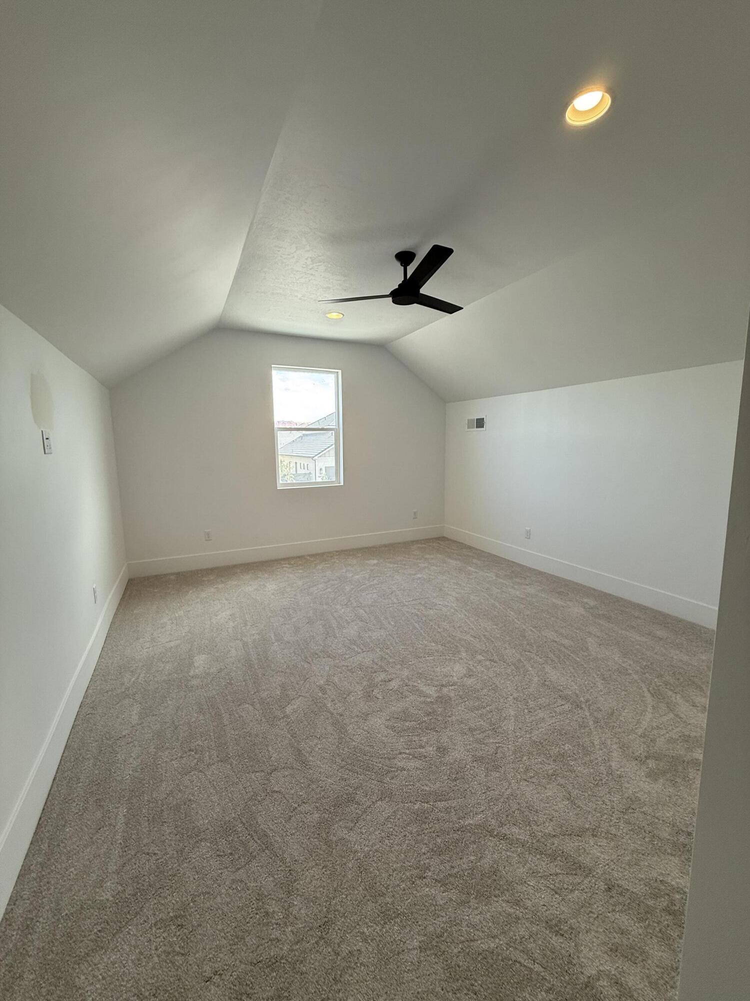 HAWKEYE POINTE SUB - Residential