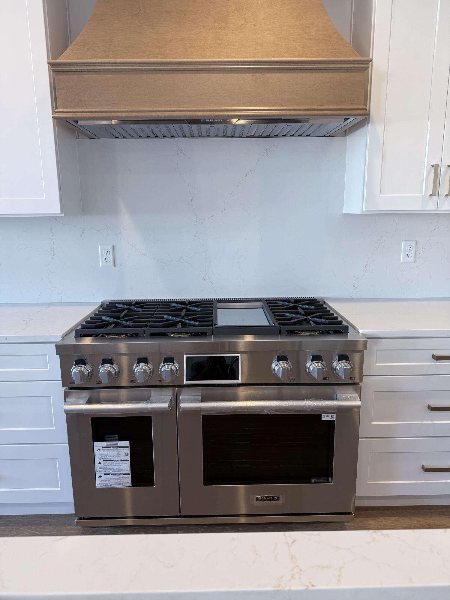 HAWKEYE POINTE SUB - Residential