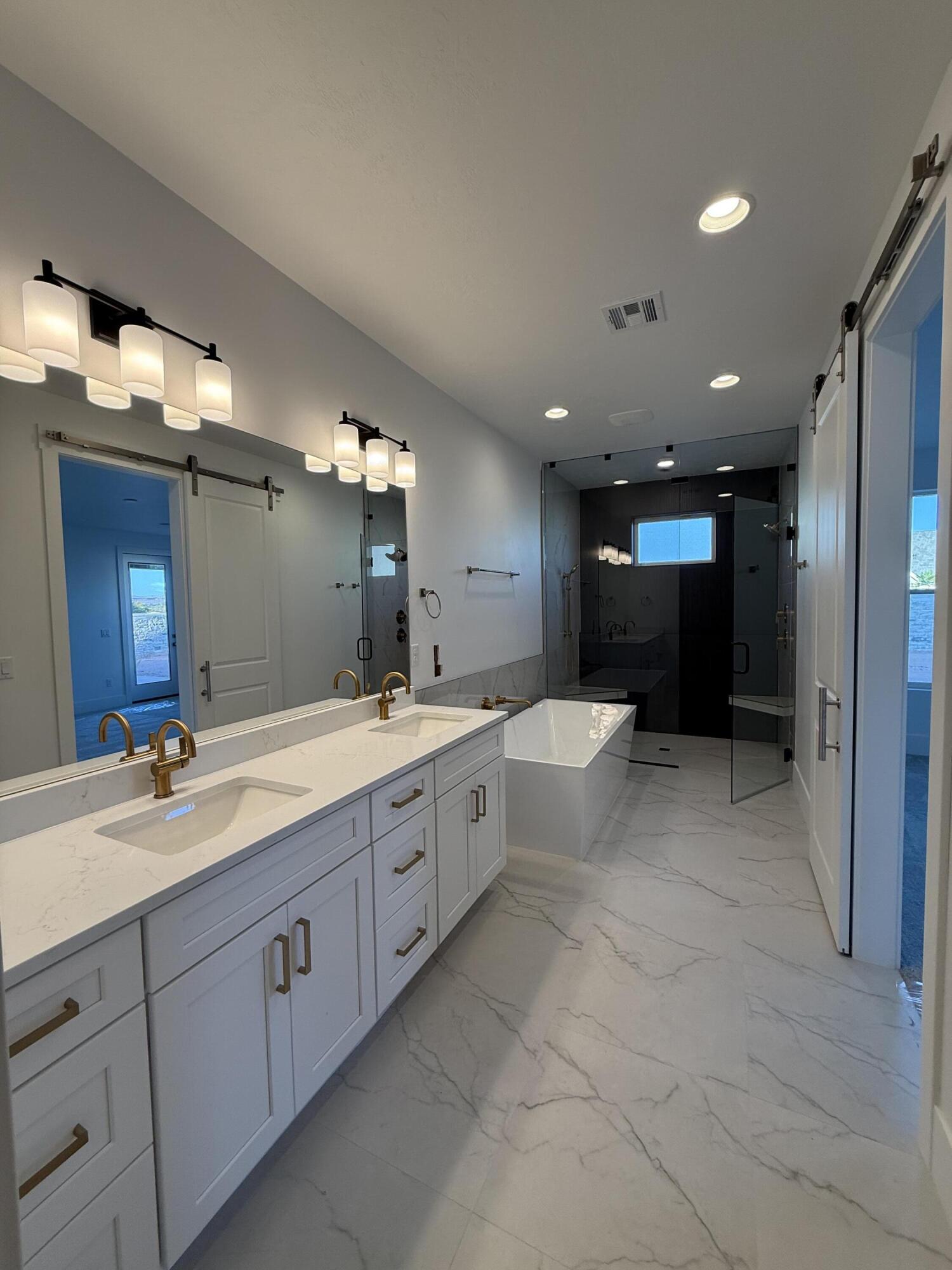 HAWKEYE POINTE SUB - Residential