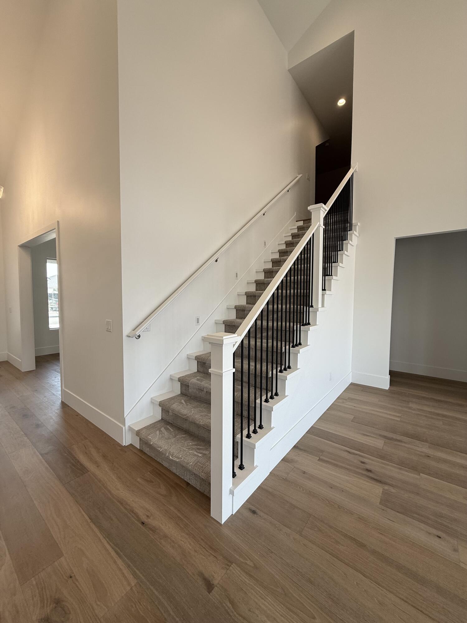 HAWKEYE POINTE SUB - Residential