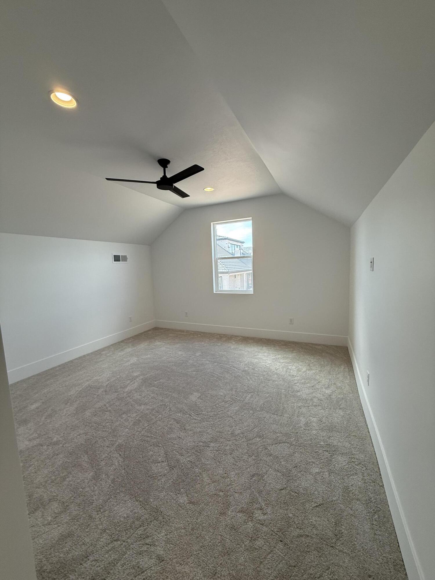 HAWKEYE POINTE SUB - Residential