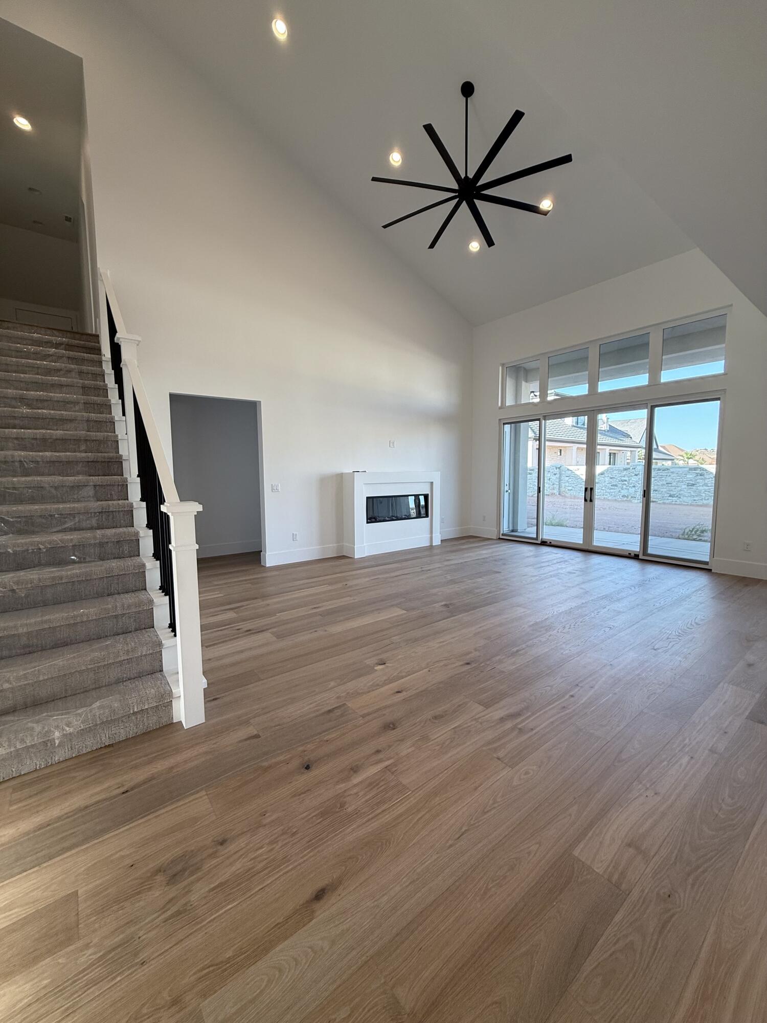 HAWKEYE POINTE SUB - Residential