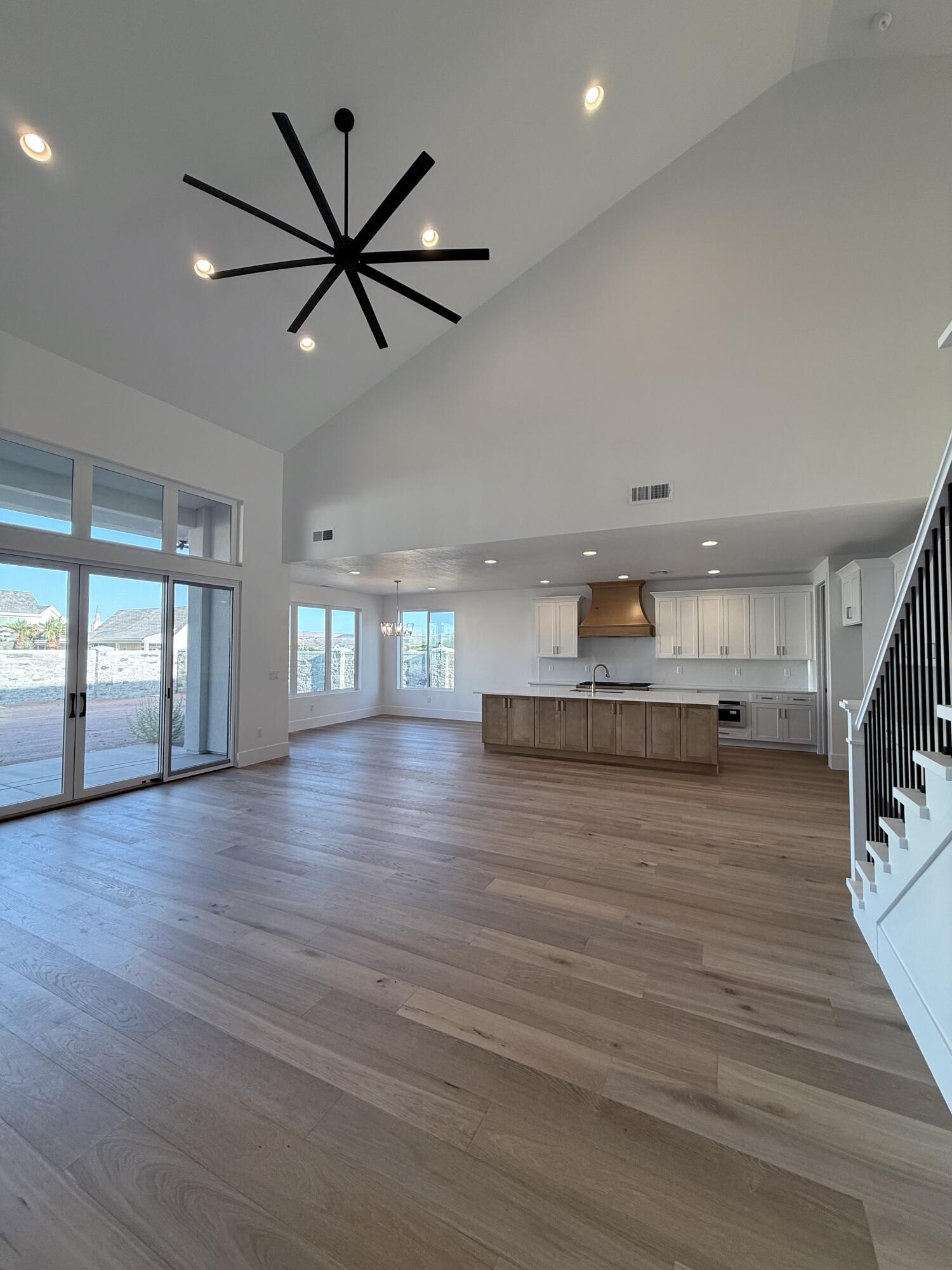 HAWKEYE POINTE SUB - Residential