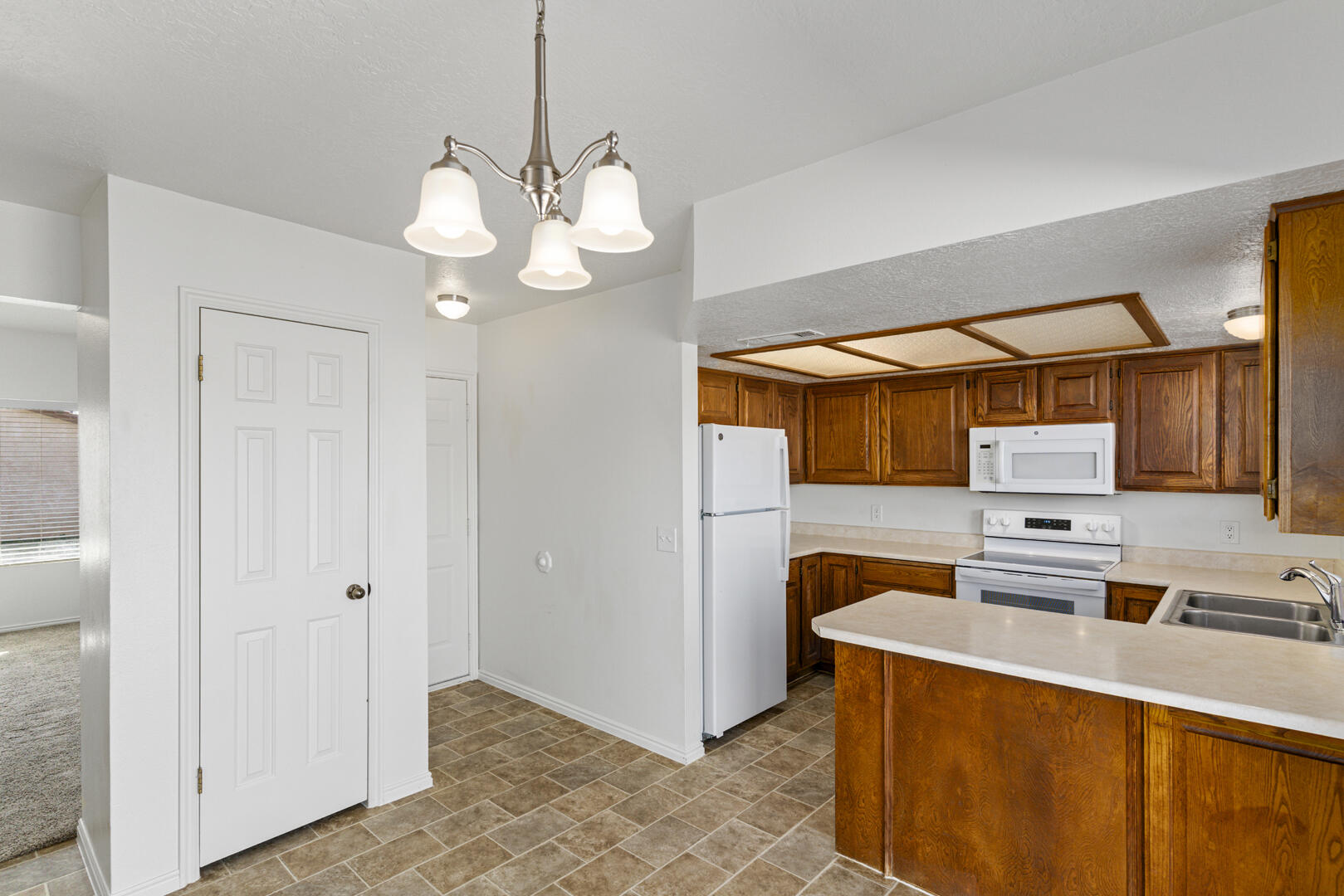 SPANISH PALMS TOWNHOMES - Residential