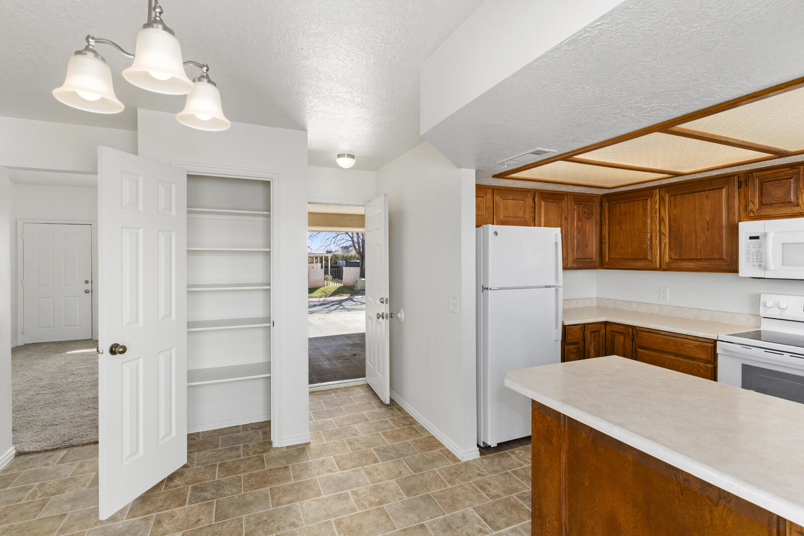 SPANISH PALMS TOWNHOMES - Residential